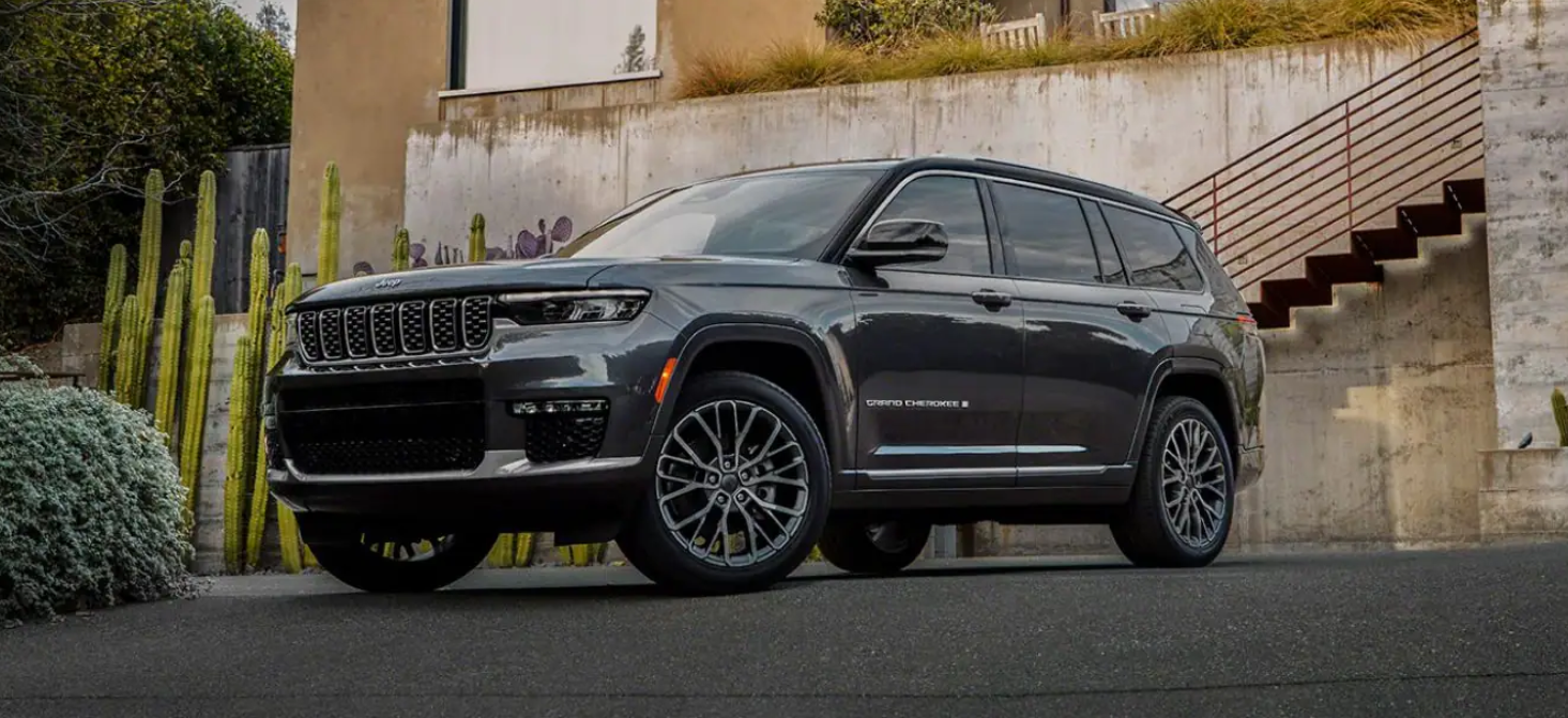 Grey Jeep Grand Cherokee L