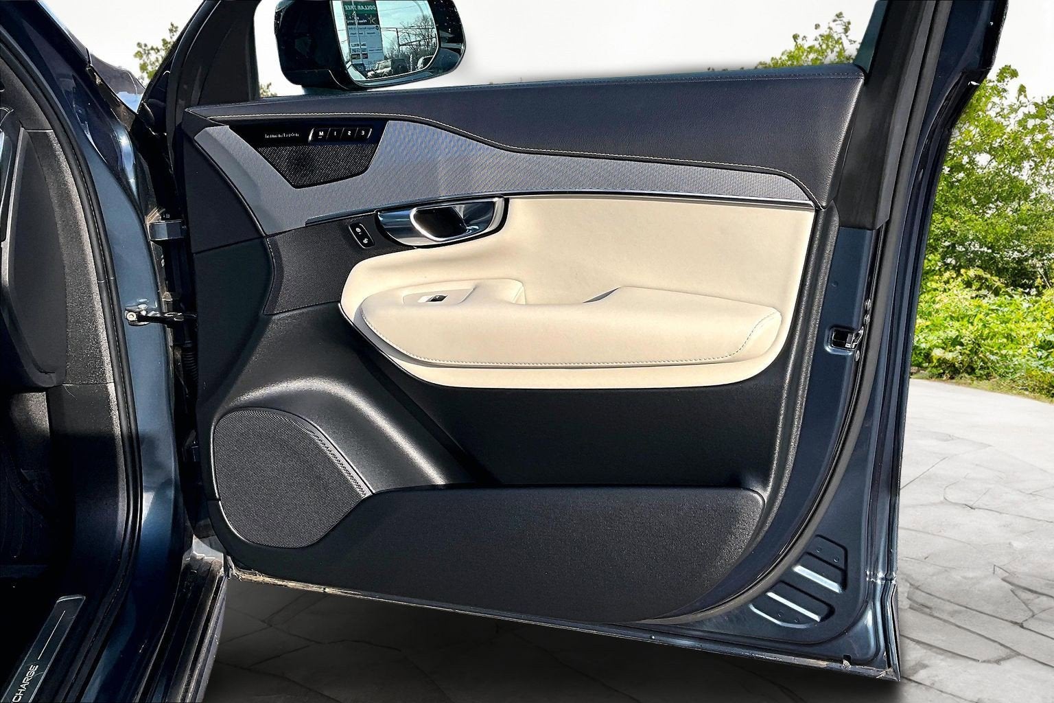 2022 Volvo XC90 Recharge Plug-In Hybrid R-Design