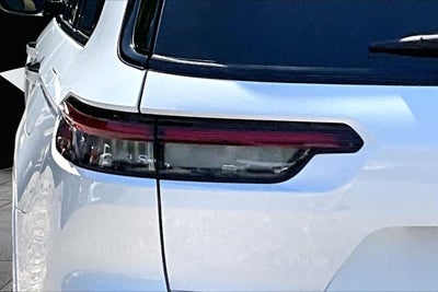 2023 Jeep Grand Cherokee L Summit V8 REAR ENTERTAINMENT