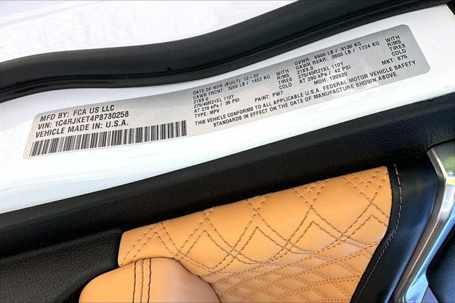 2023 Jeep Grand Cherokee L Summit V8 REAR ENTERTAINMENT