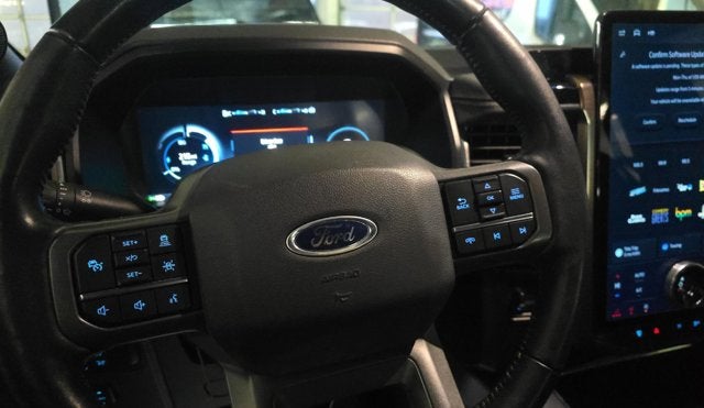 2022 Ford F-150 Lightning LARIAT LONG RANGE PANO ROOF