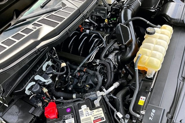 2022 Ford F-150 4WD V8