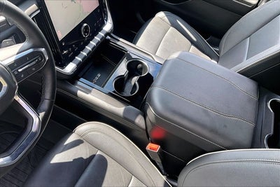 2025 GMC Yukon Elevation