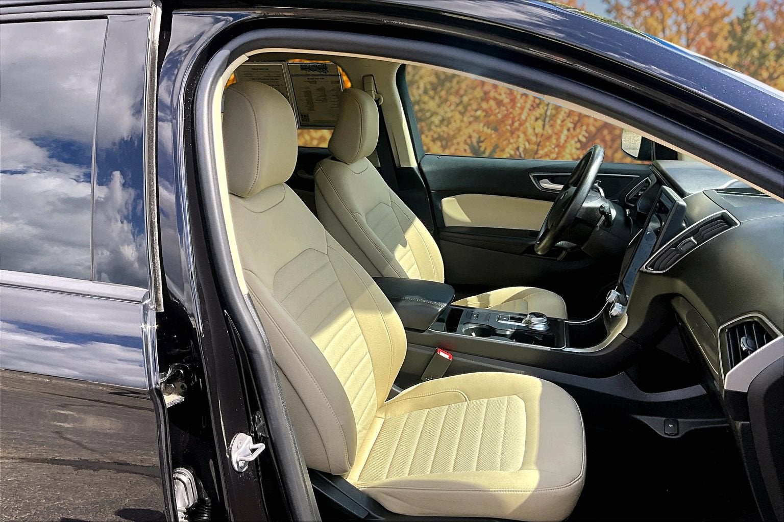2023 Ford Edge SE