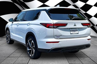 2022 Mitsubishi Outlander ES