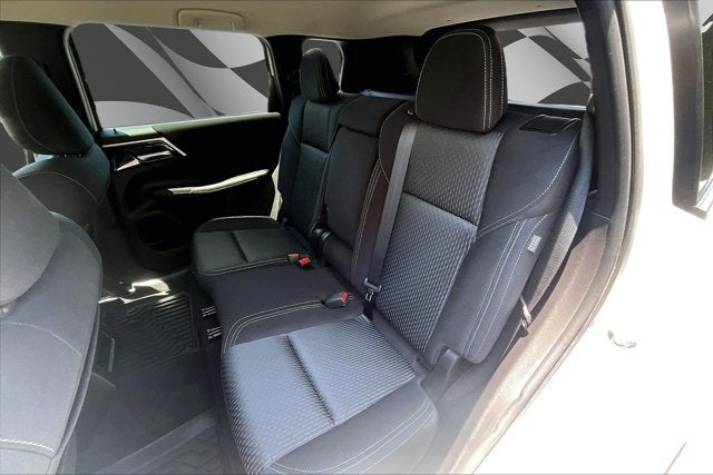 2022 Mitsubishi Outlander ES