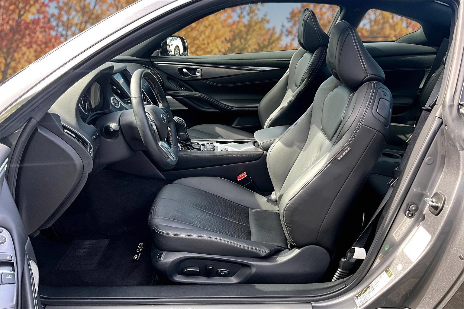 2022 INFINITI Q60 LUXE