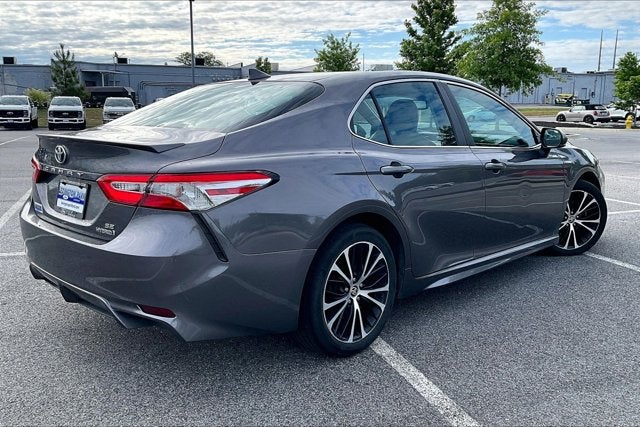 2020 Toyota Camry Hybrid SE