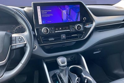 2023 Toyota Highlander Base