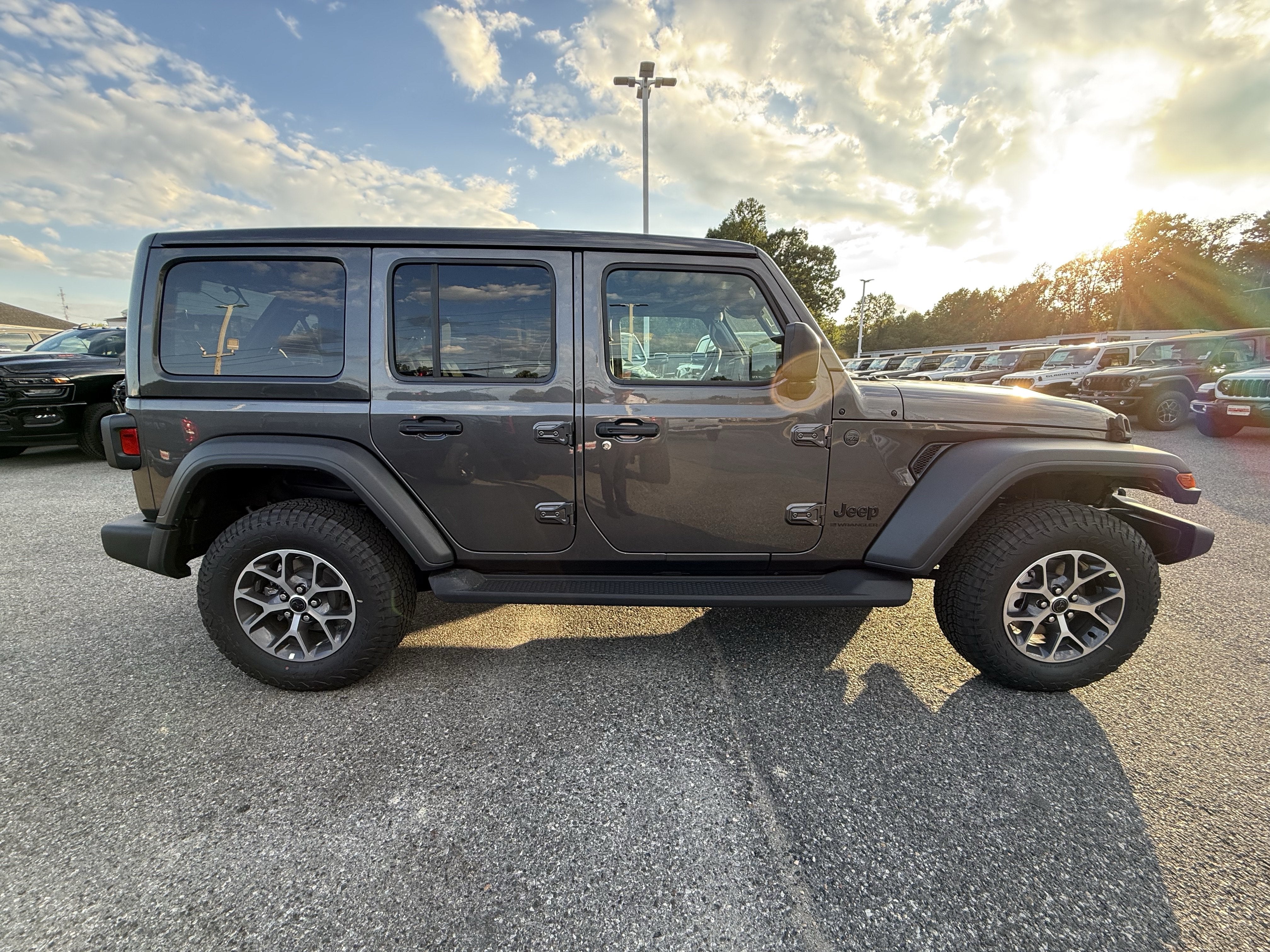 2027 Jeep Wrangler WRANGLER 4-DOOR SPORT S
