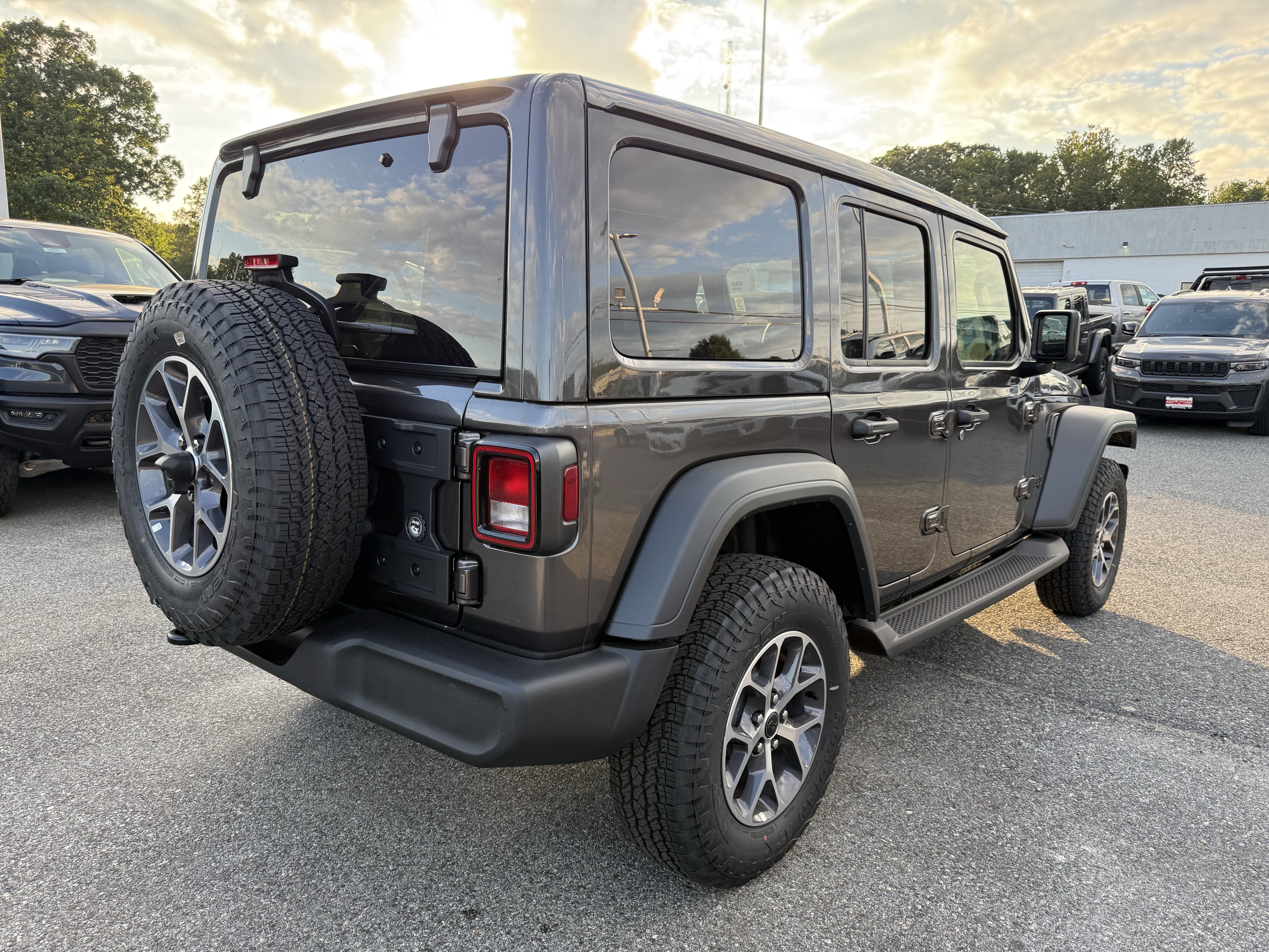 2027 Jeep Wrangler WRANGLER 4-DOOR SPORT S