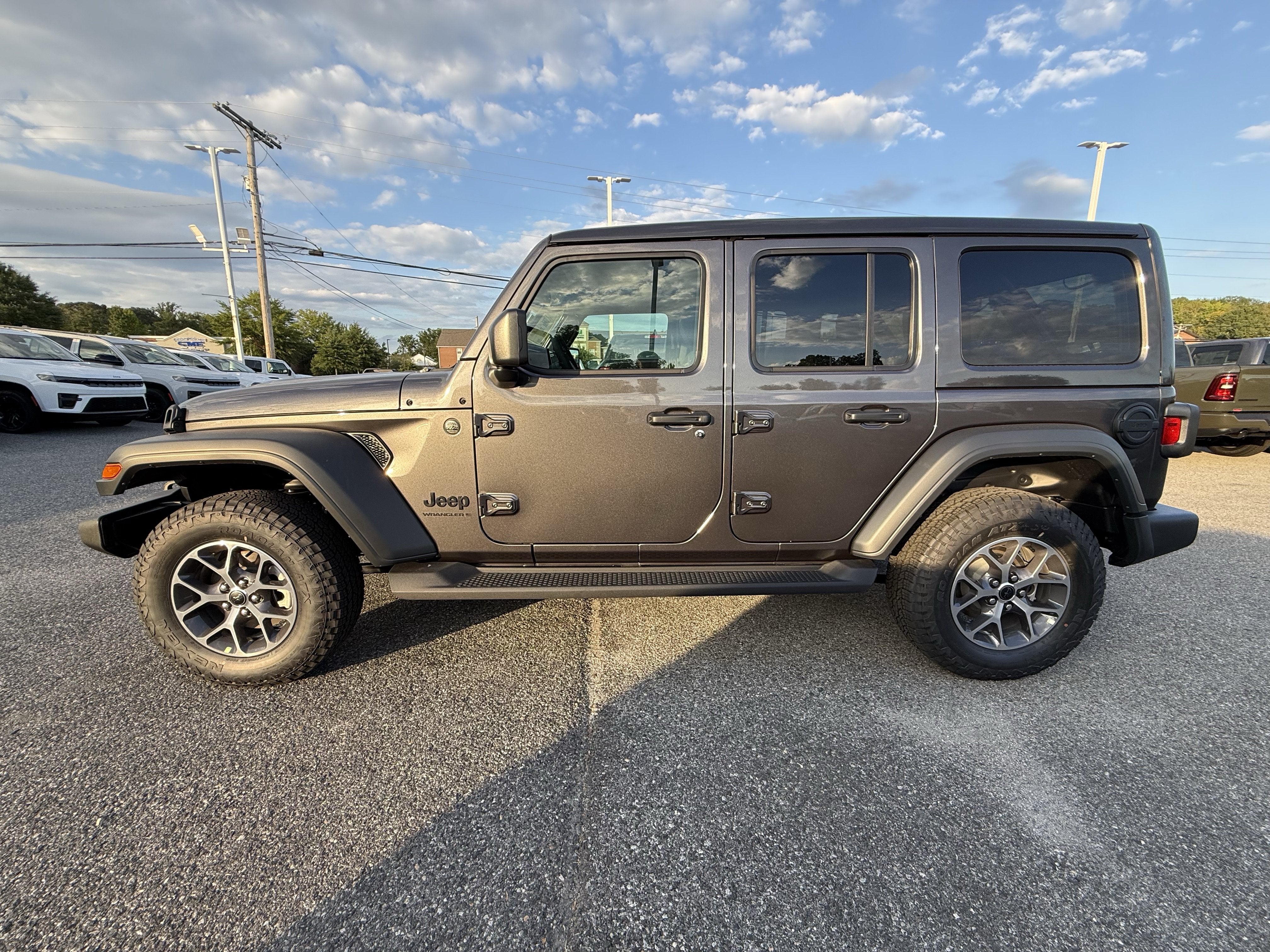 2027 Jeep Wrangler WRANGLER 4-DOOR SPORT S