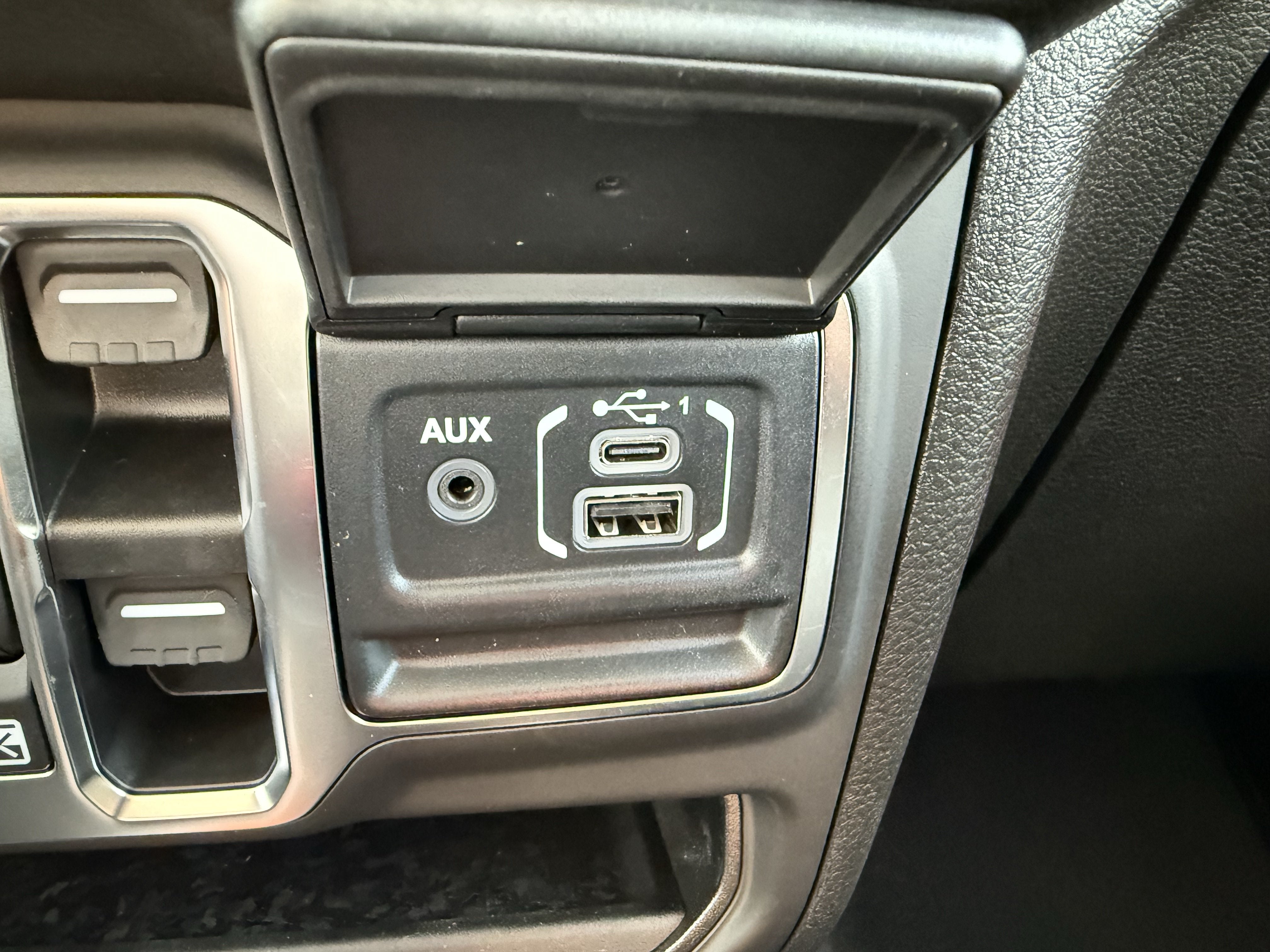 2027 Jeep Wrangler WRANGLER 4-DOOR SPORT S