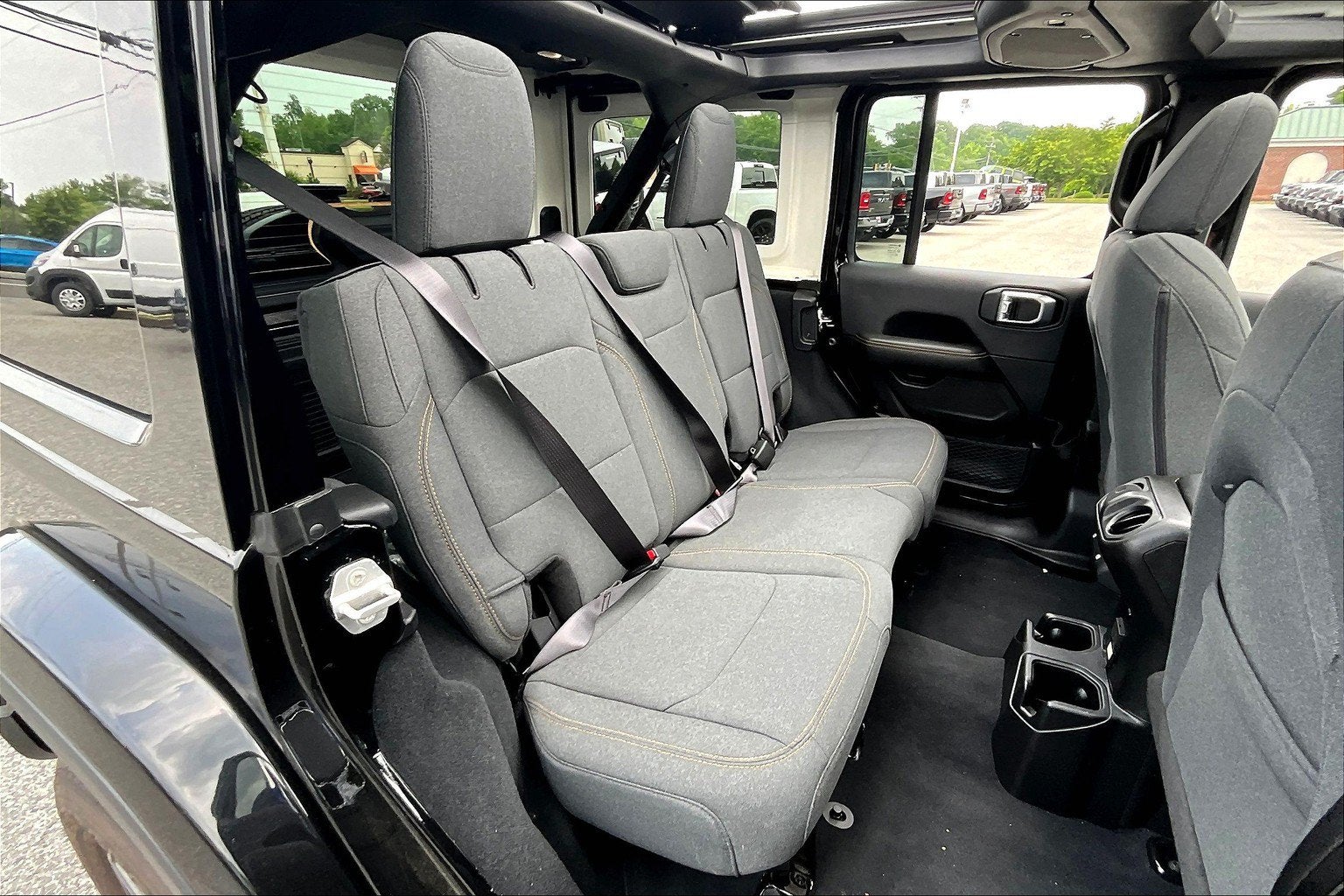 2024 Jeep Wrangler 4-Door Sahara 4x4