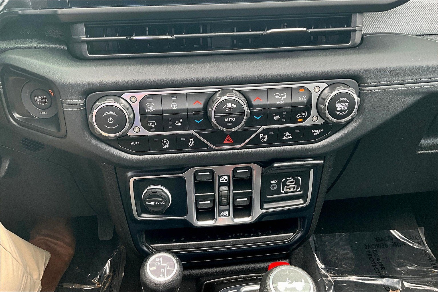 2024 Jeep Wrangler 4-Door Sahara 4x4