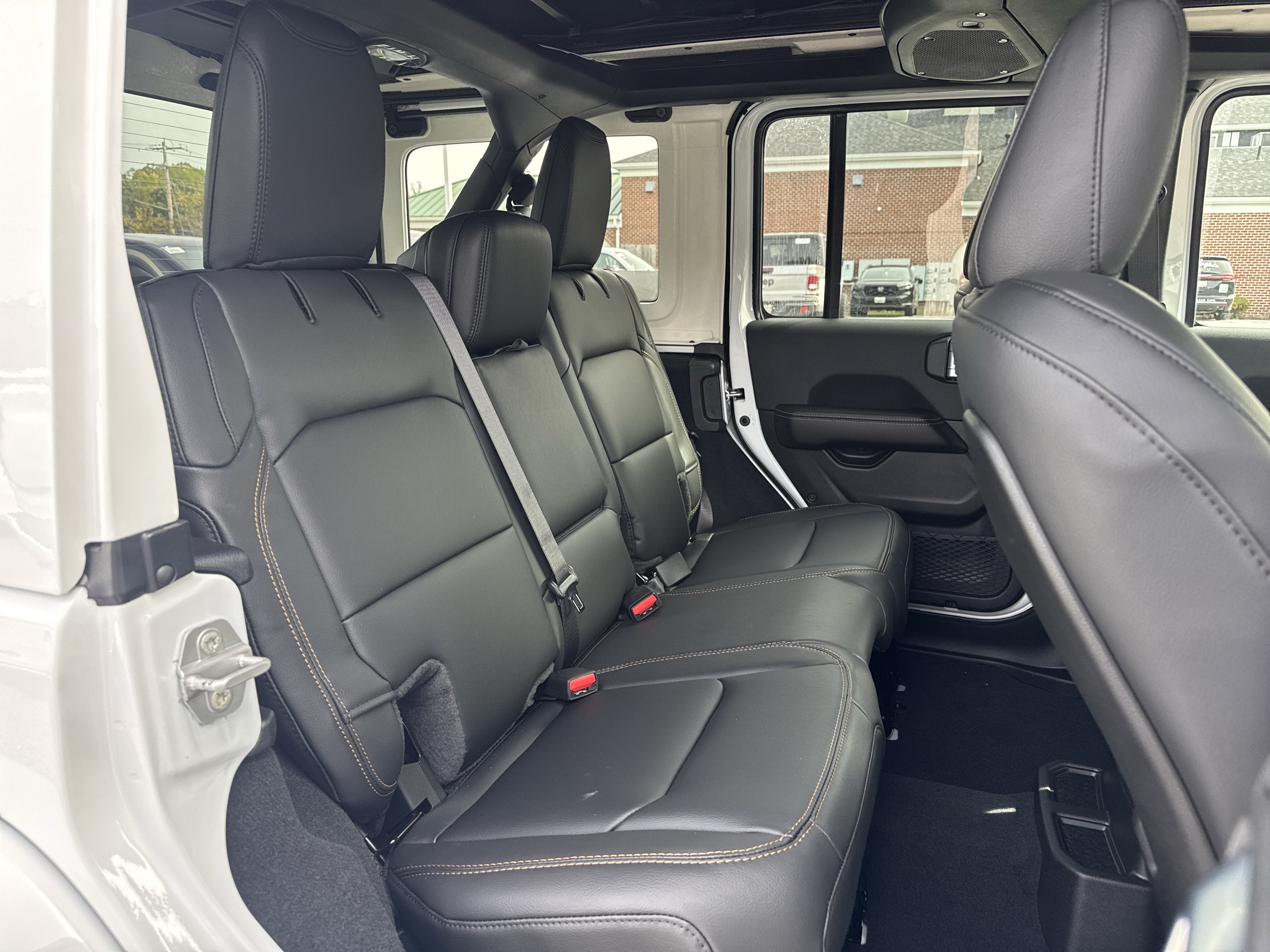 2027 Jeep Wrangler WRANGLER 4-DOOR SAHARA