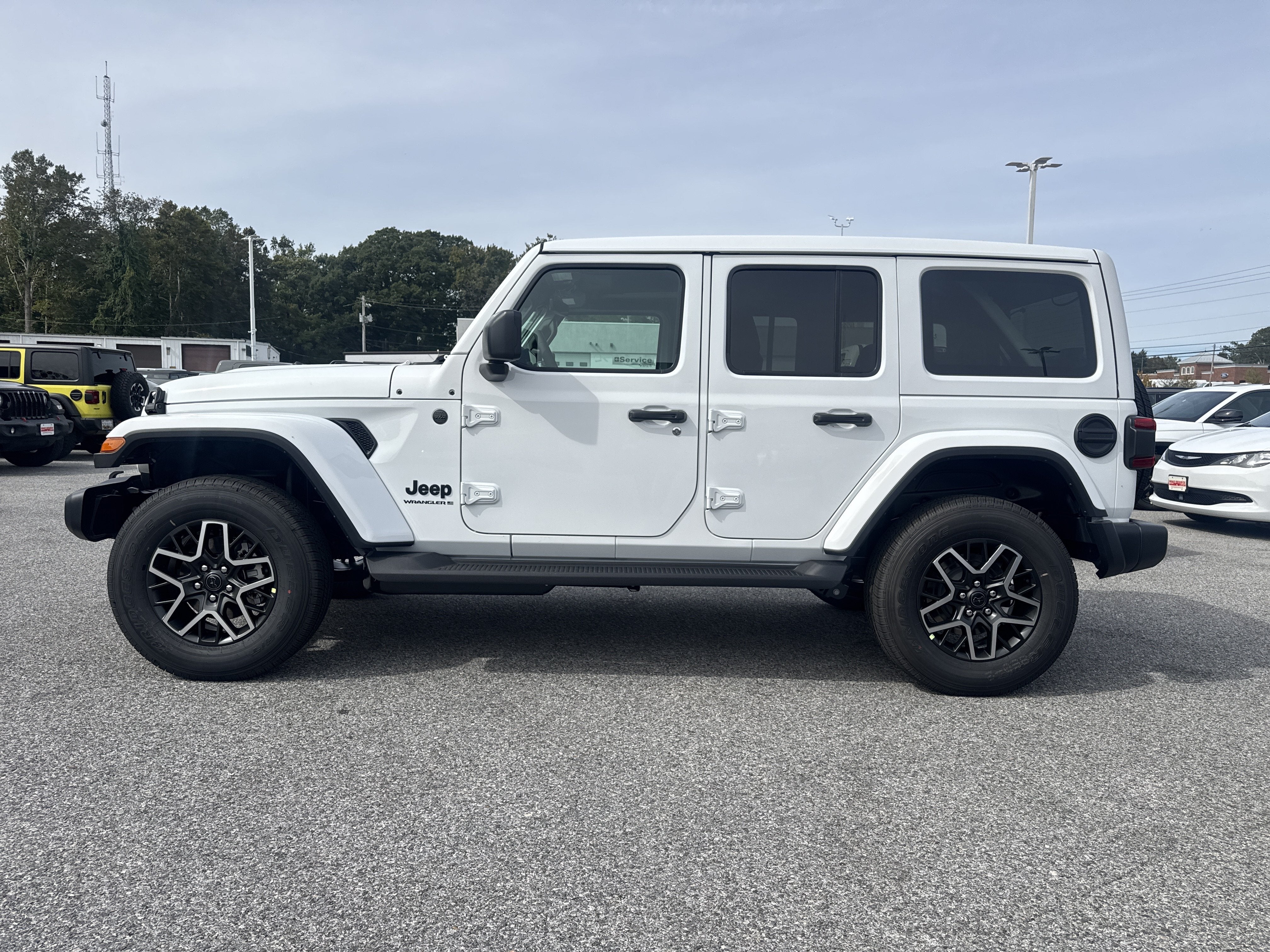 2027 Jeep Wrangler WRANGLER 4-DOOR SAHARA