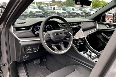 2025 Jeep Grand Cherokee Laredo X 4x4