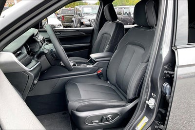 2025 Jeep Grand Cherokee Laredo X 4x4