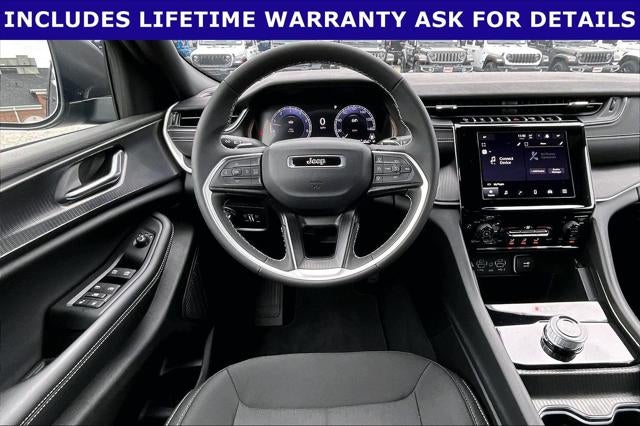 2025 Jeep Grand Cherokee Laredo X 4x4