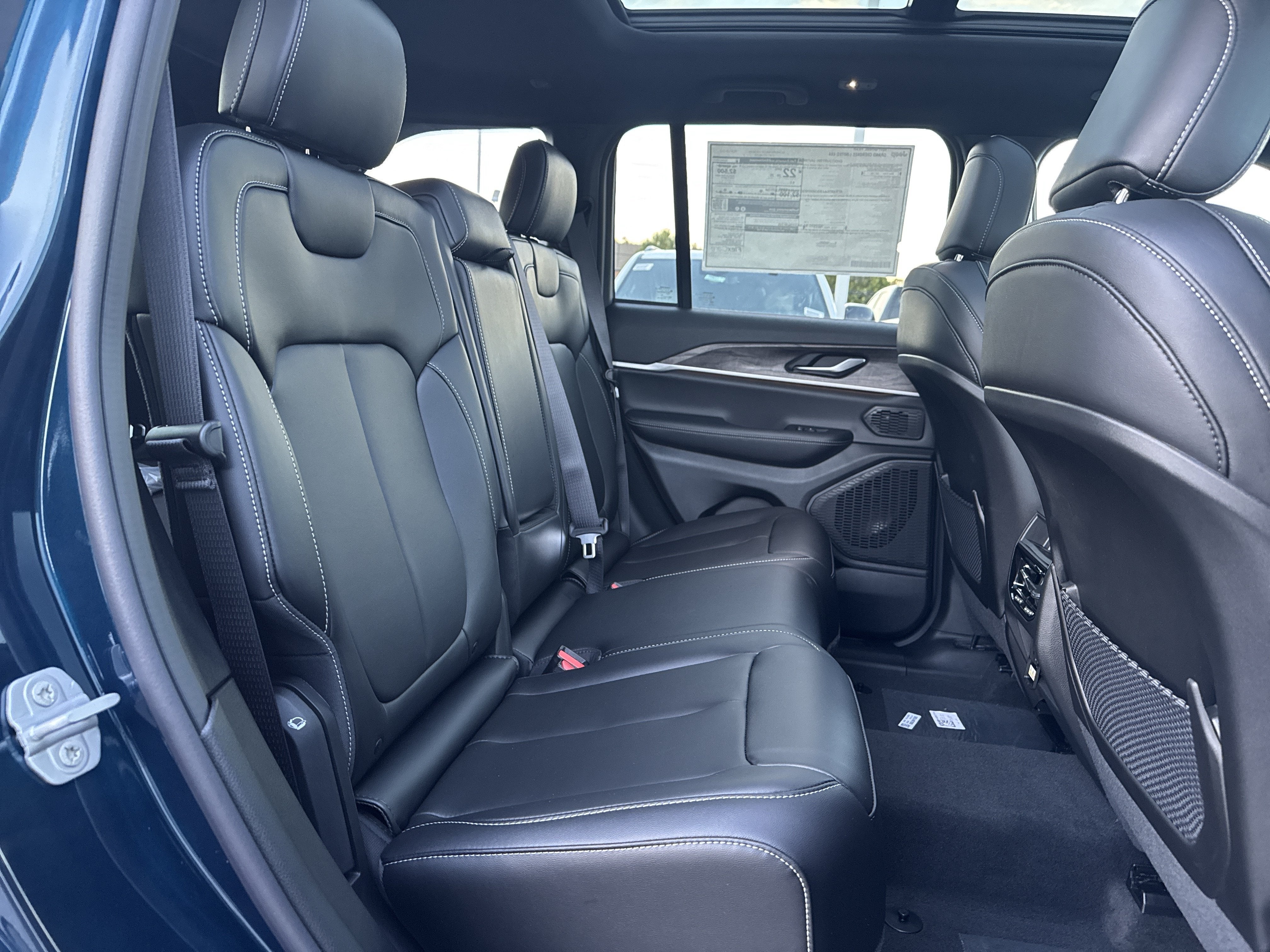 2027 Jeep Grand Cherokee GRAND CHEROKEE LIMITED 4X4
