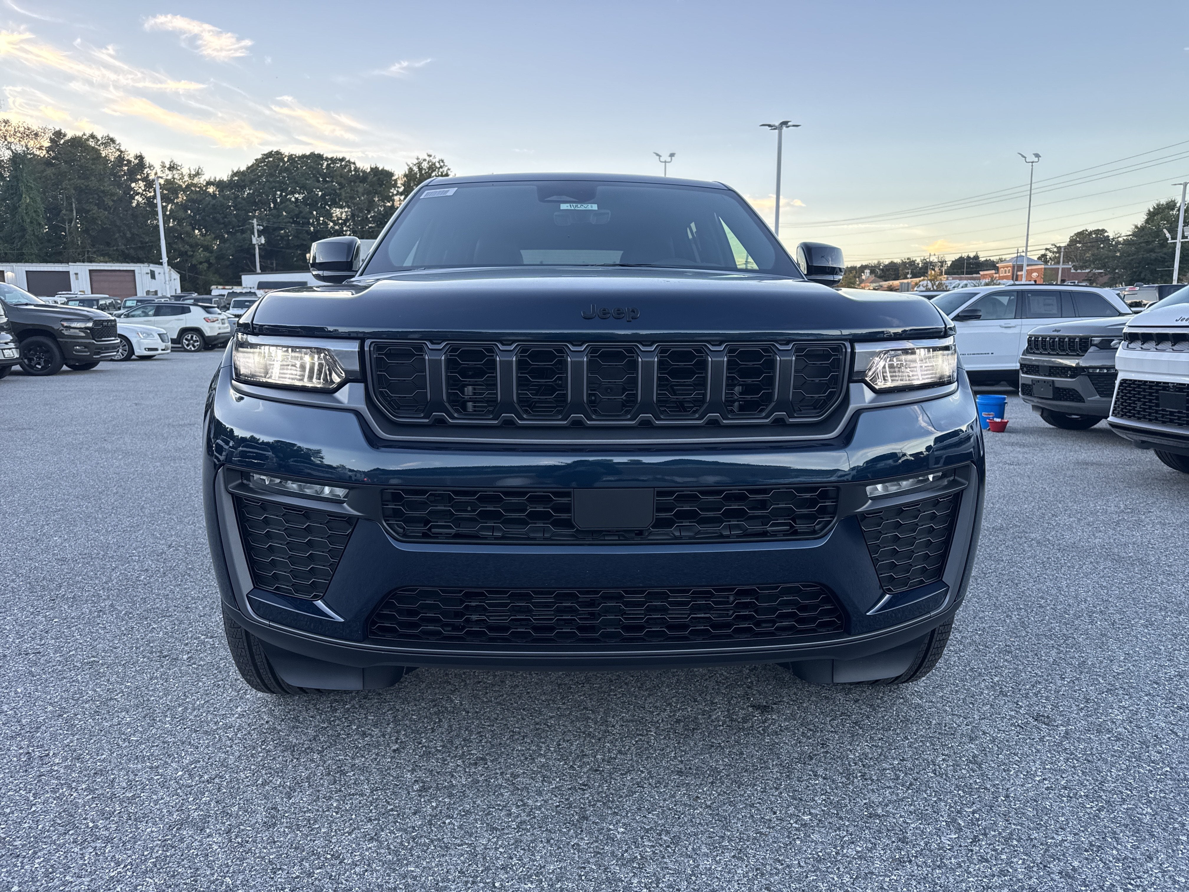 2027 Jeep Grand Cherokee GRAND CHEROKEE LIMITED 4X4