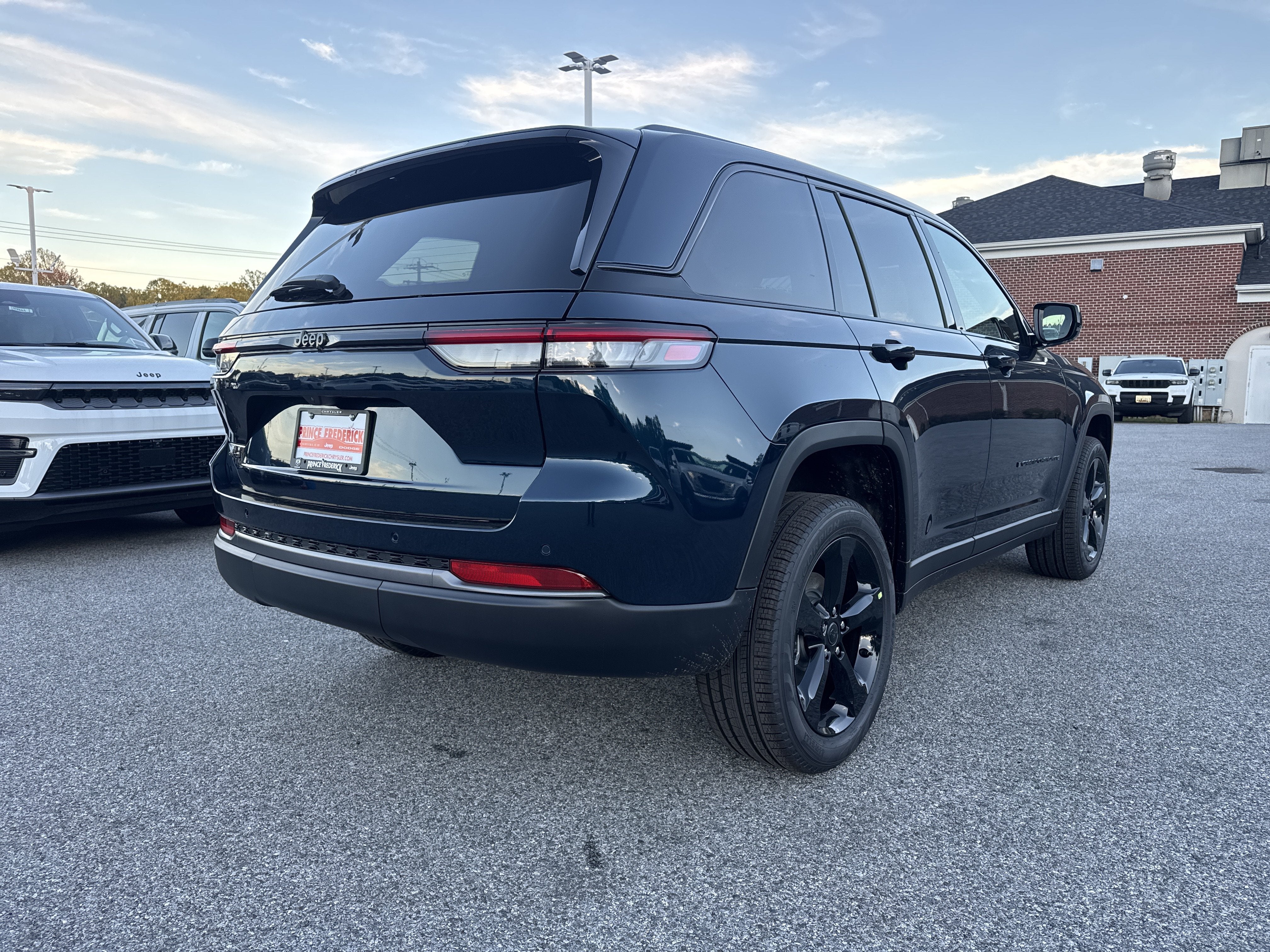 2027 Jeep Grand Cherokee GRAND CHEROKEE LIMITED 4X4