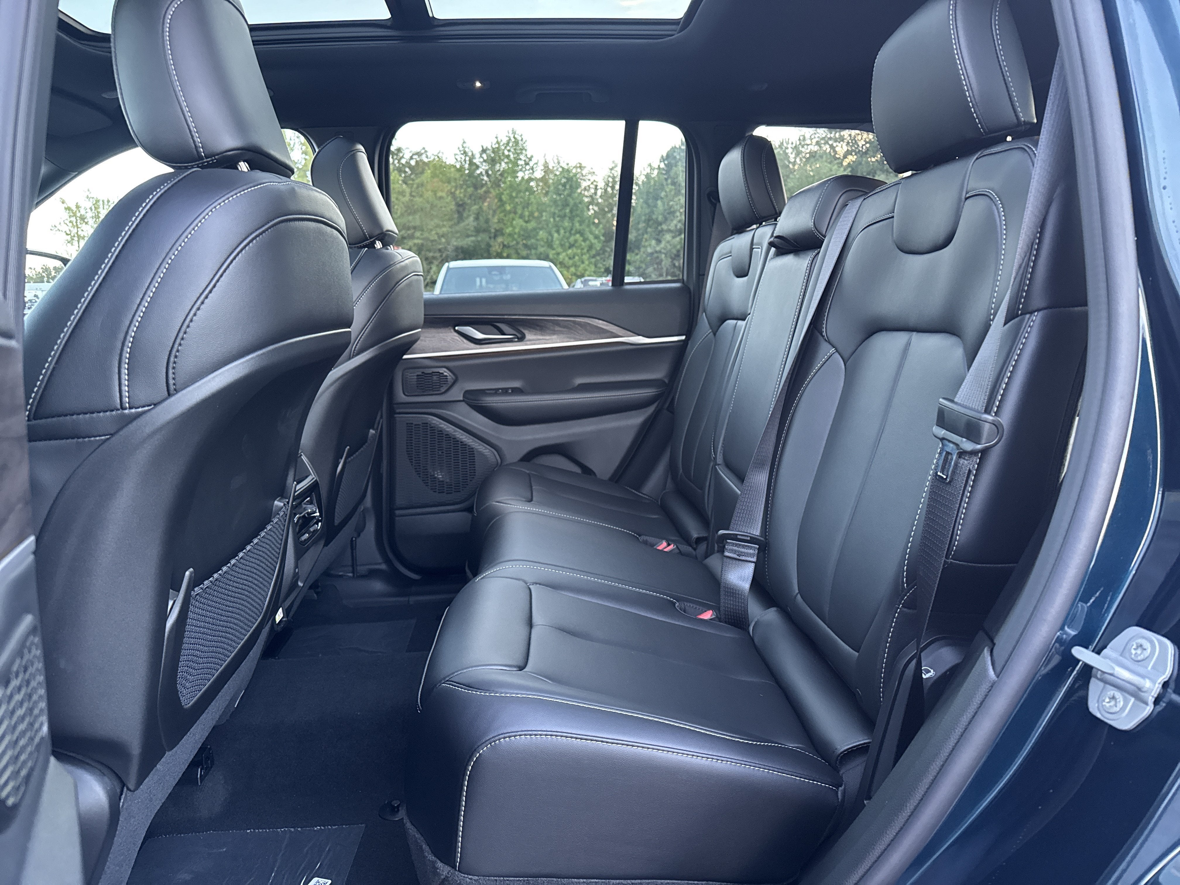 2027 Jeep Grand Cherokee GRAND CHEROKEE LIMITED 4X4