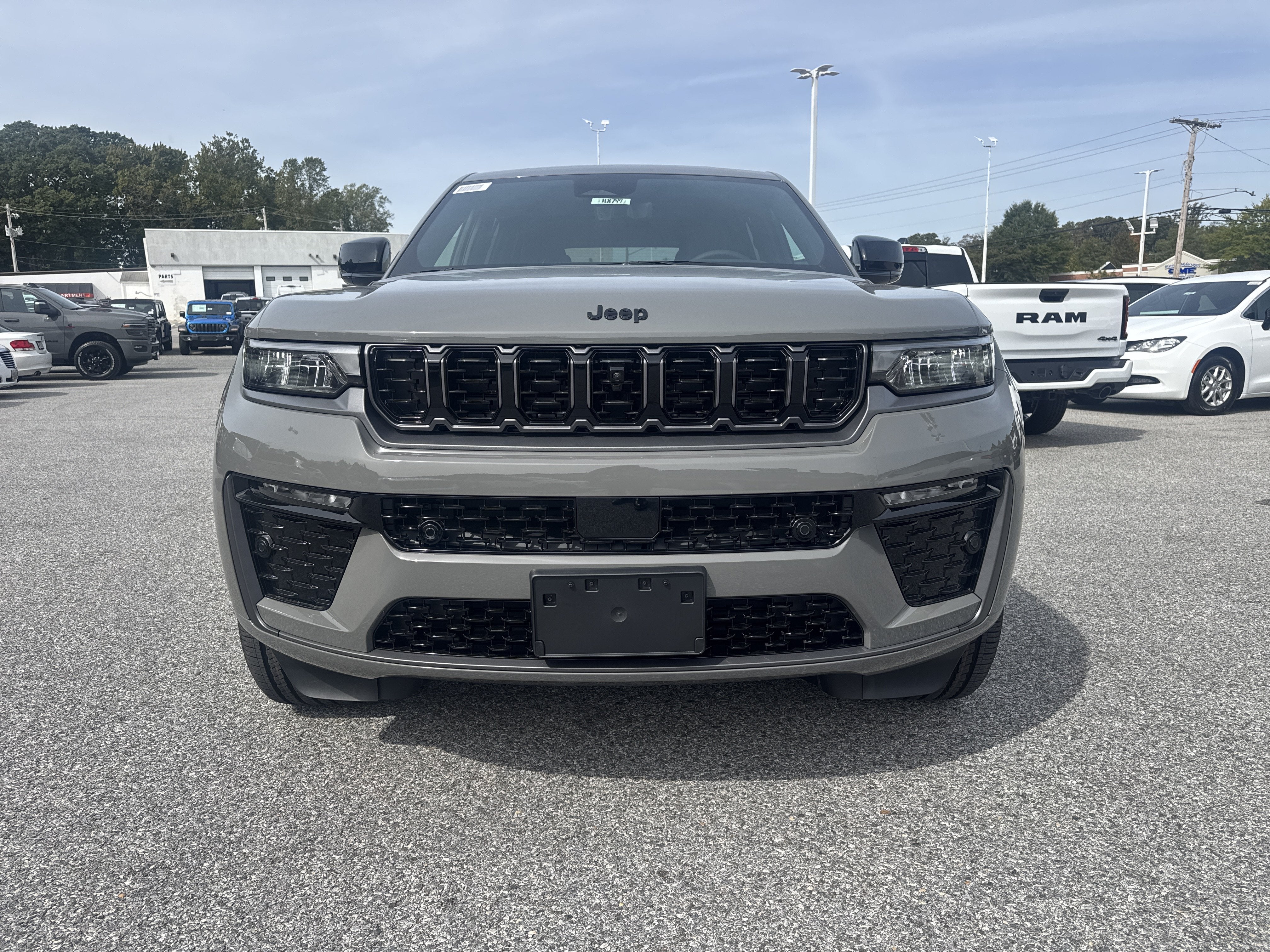 2027 Jeep Grand Cherokee GRAND CHEROKEE LIMITED RESERVE 4X4