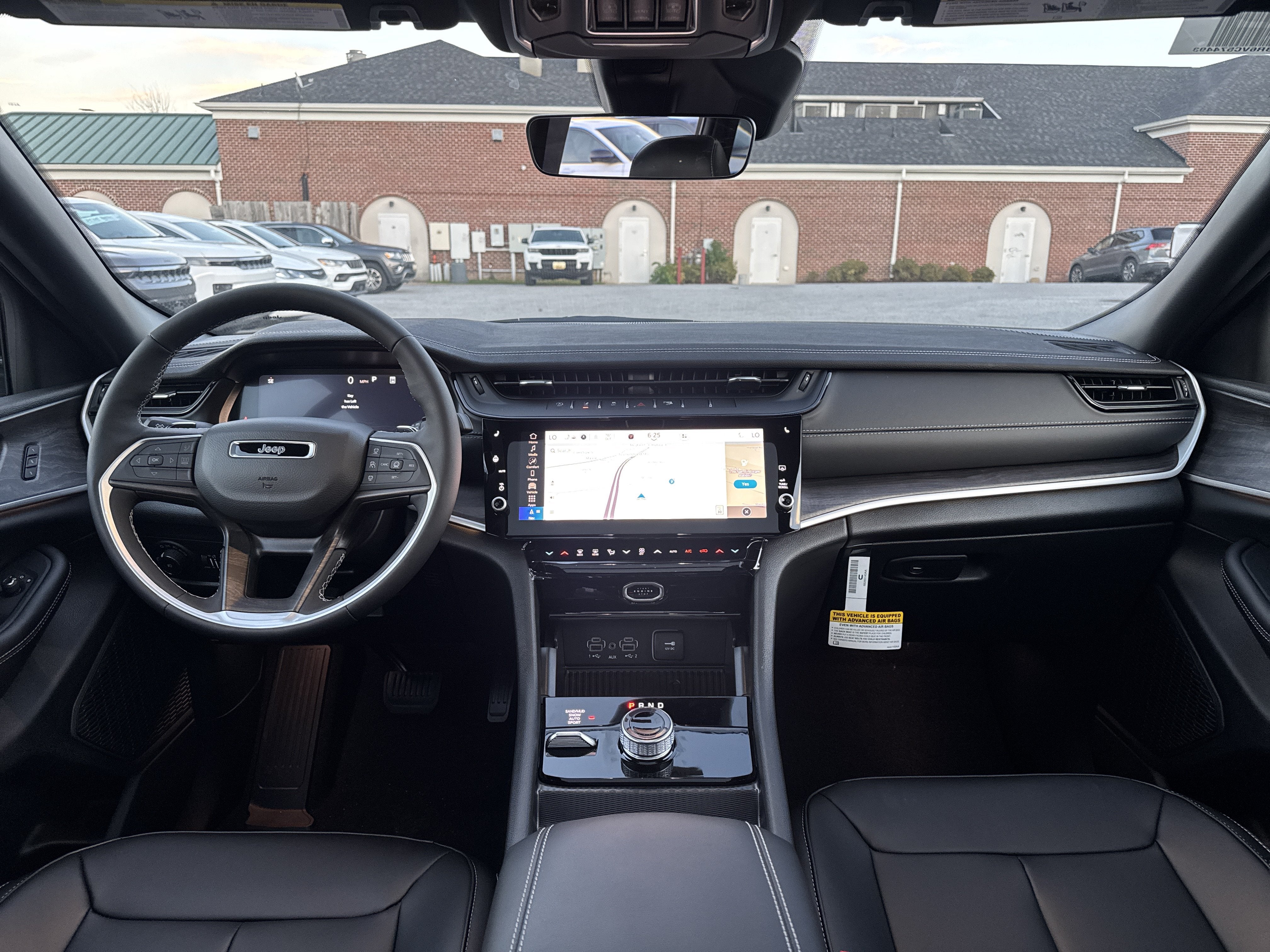 2027 Jeep Grand Cherokee GRAND CHEROKEE LIMITED 4X4