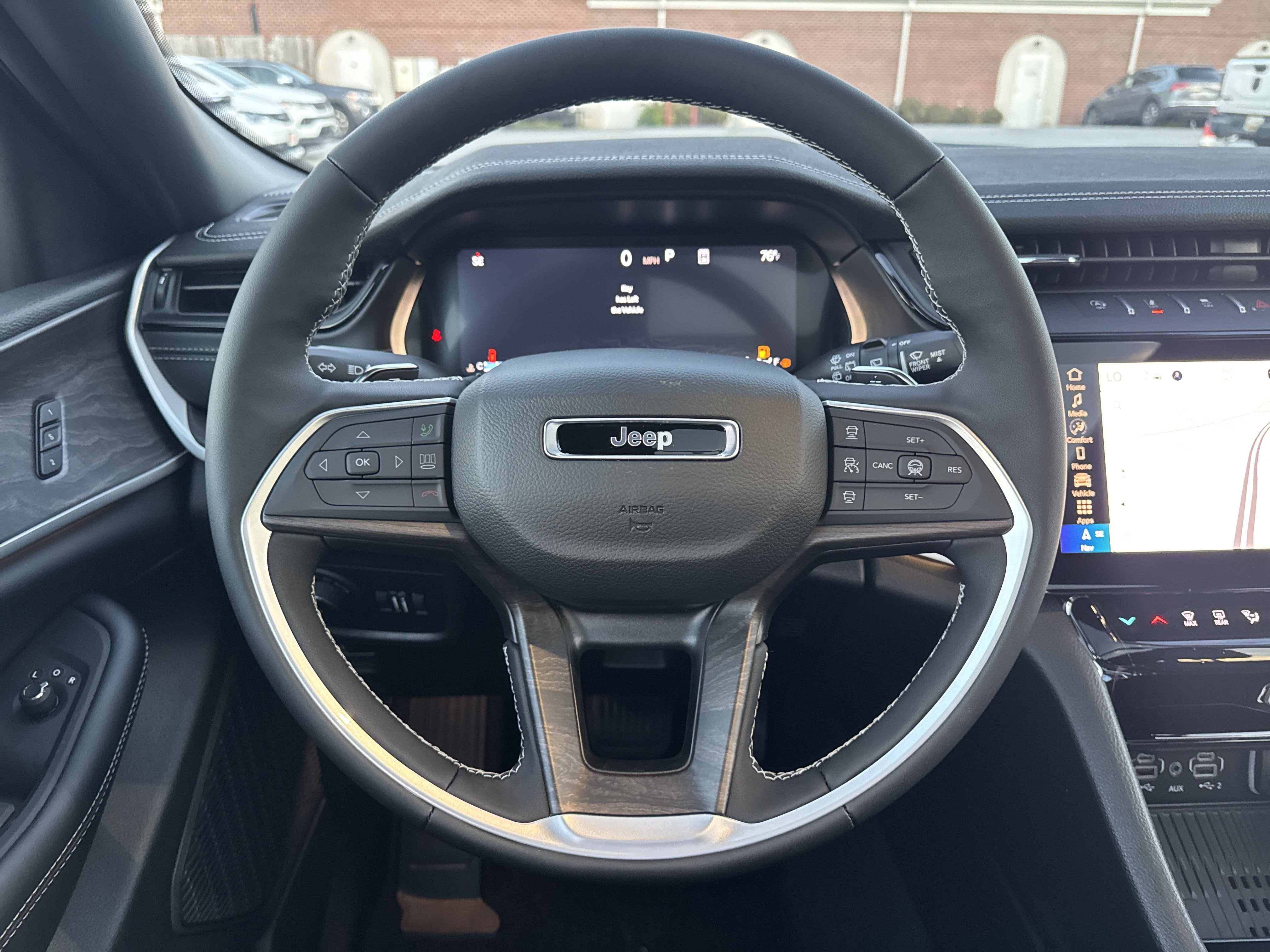 2027 Jeep Grand Cherokee GRAND CHEROKEE LIMITED 4X4