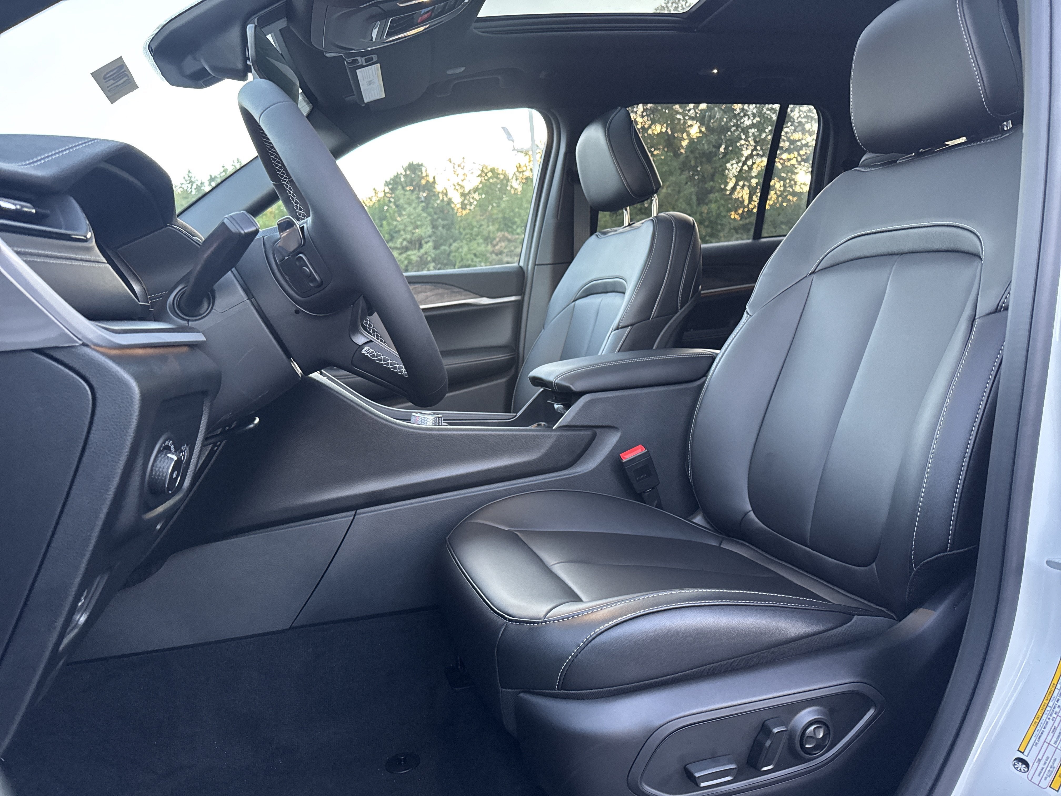 2027 Jeep Grand Cherokee GRAND CHEROKEE LIMITED 4X4