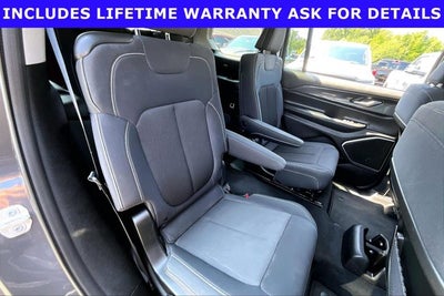2022 Jeep Grand Cherokee L Laredo 4x2