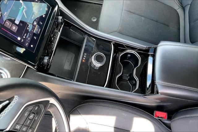 2022 Jeep Grand Cherokee L Laredo 4x2