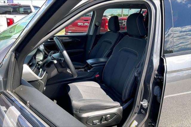 2022 Jeep Grand Cherokee L Laredo 4x2