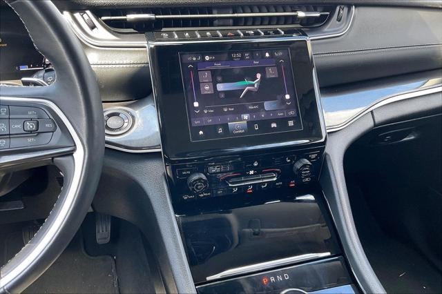 2022 Jeep Grand Cherokee L Laredo 4x2
