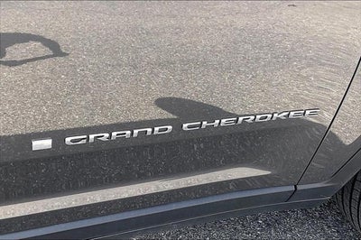 2022 Jeep Grand Cherokee L Laredo 4x2