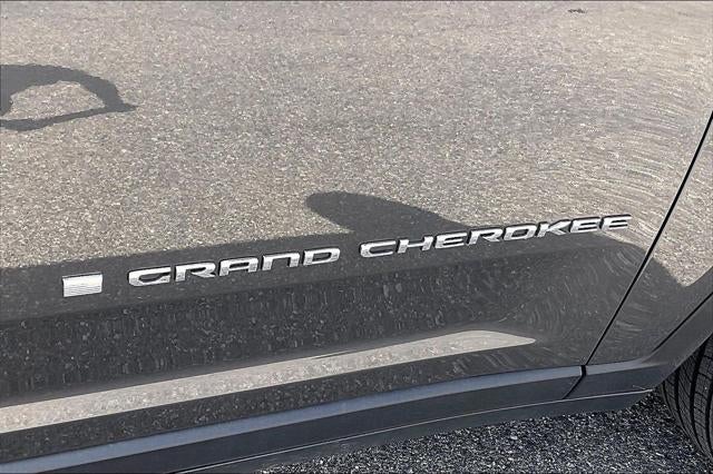 2022 Jeep Grand Cherokee L Laredo 4x2