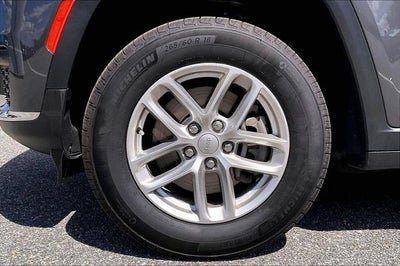 2022 Jeep Grand Cherokee L Laredo 4x2