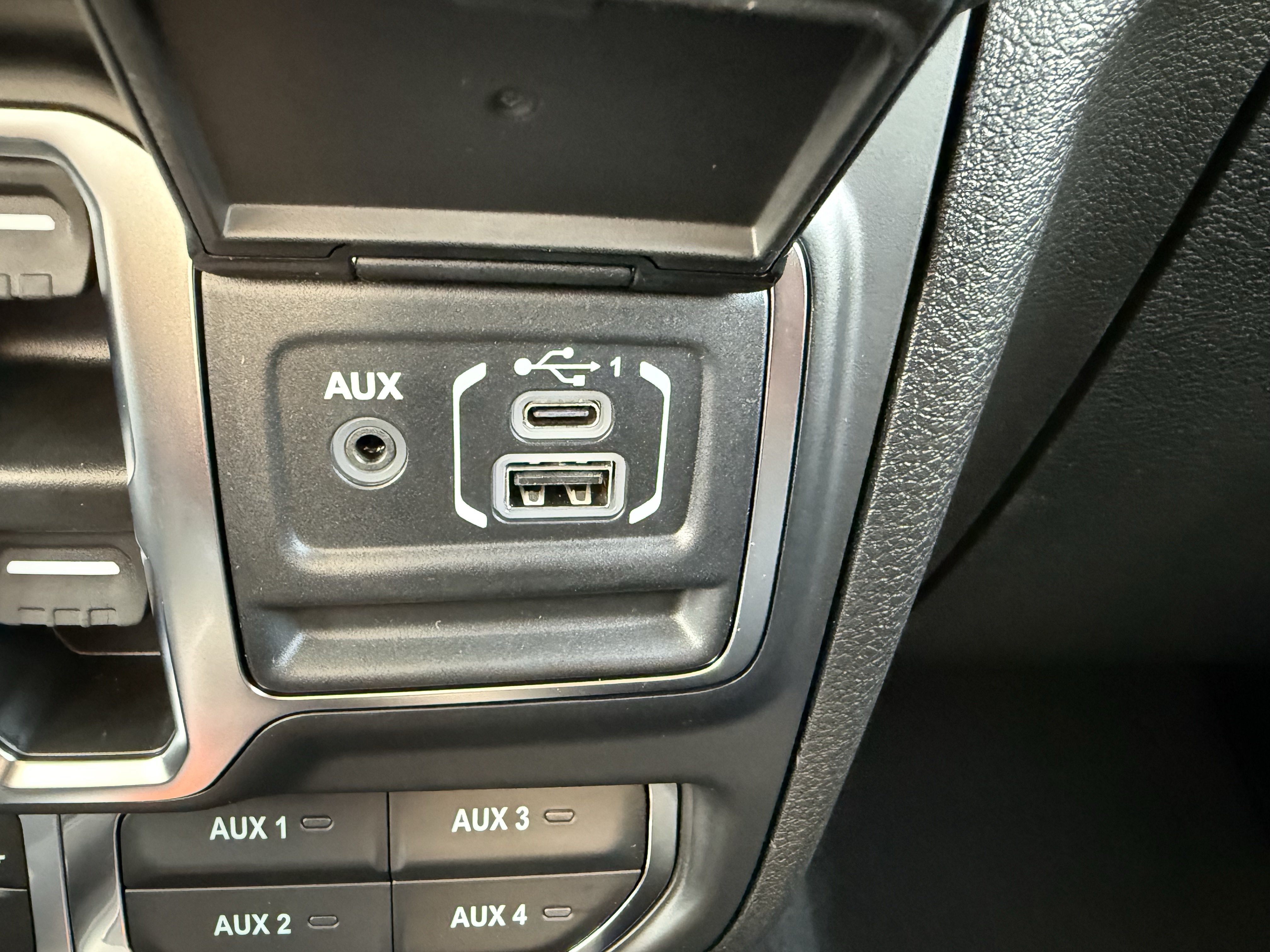 2027 Jeep Wrangler WRANGLER 4-DOOR MOAB