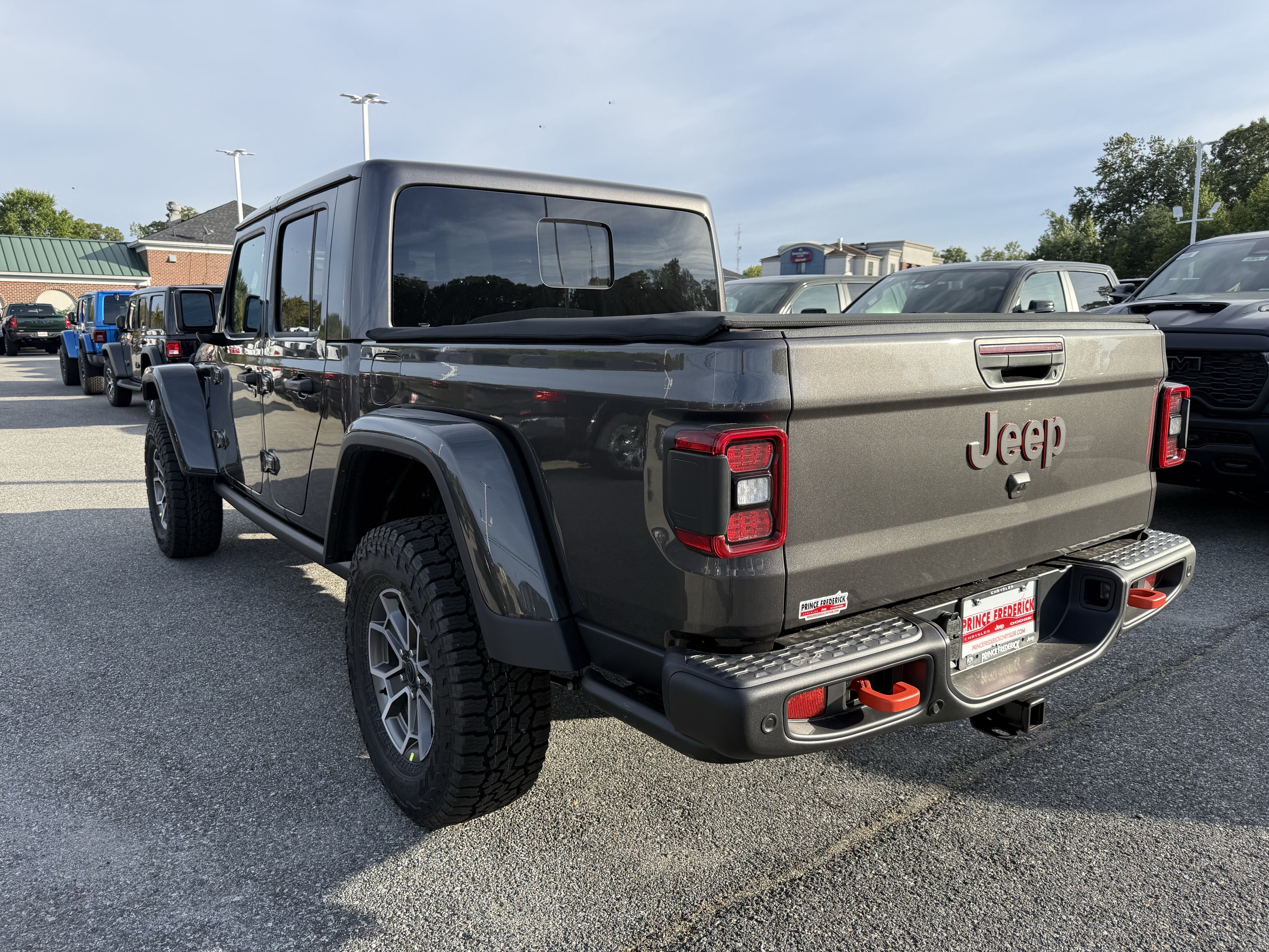 2027 Jeep Gladiator GLADIATOR MOJAVE X 4X4