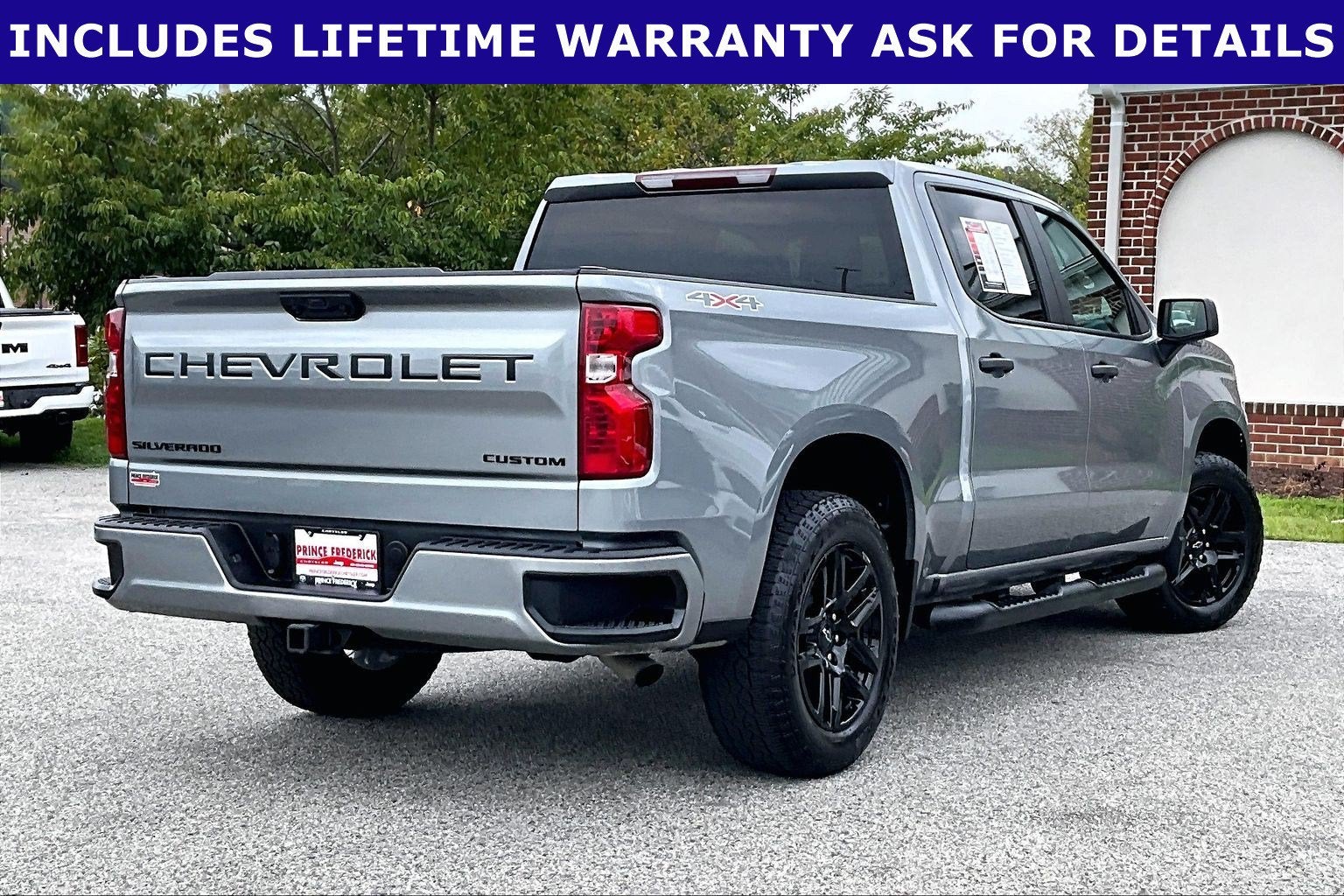 2024 Chevrolet Silverado 1500 4WD Crew Cab Short Bed Custom