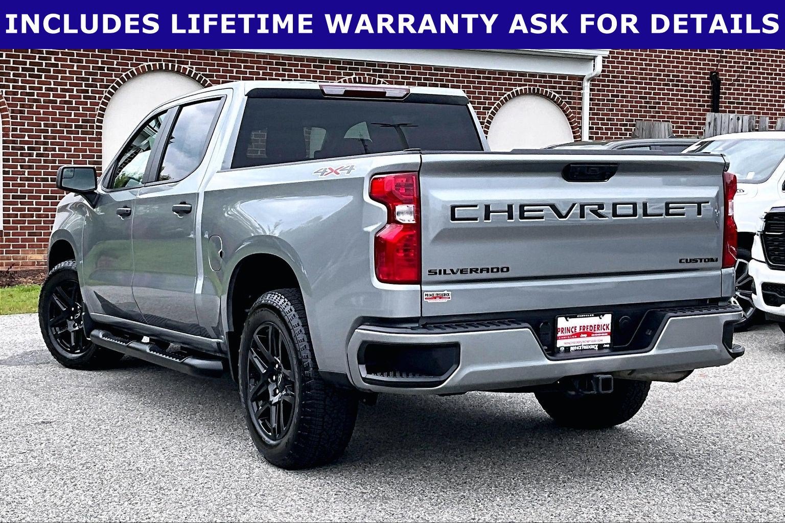 2024 Chevrolet Silverado 1500 4WD Crew Cab Short Bed Custom