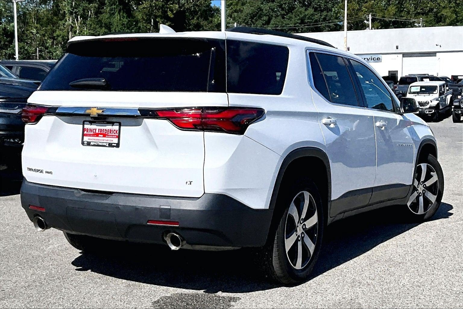 2023 Chevrolet Traverse AWD LT Leather