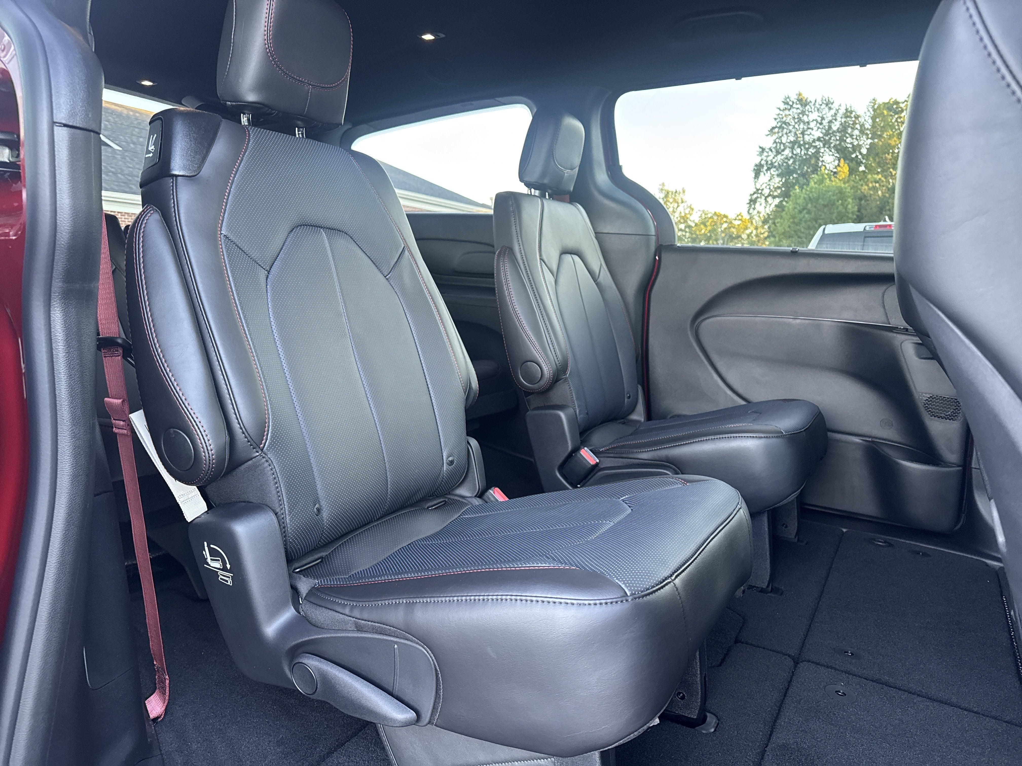 2027 Chrysler Pacifica PACIFICA SELECT