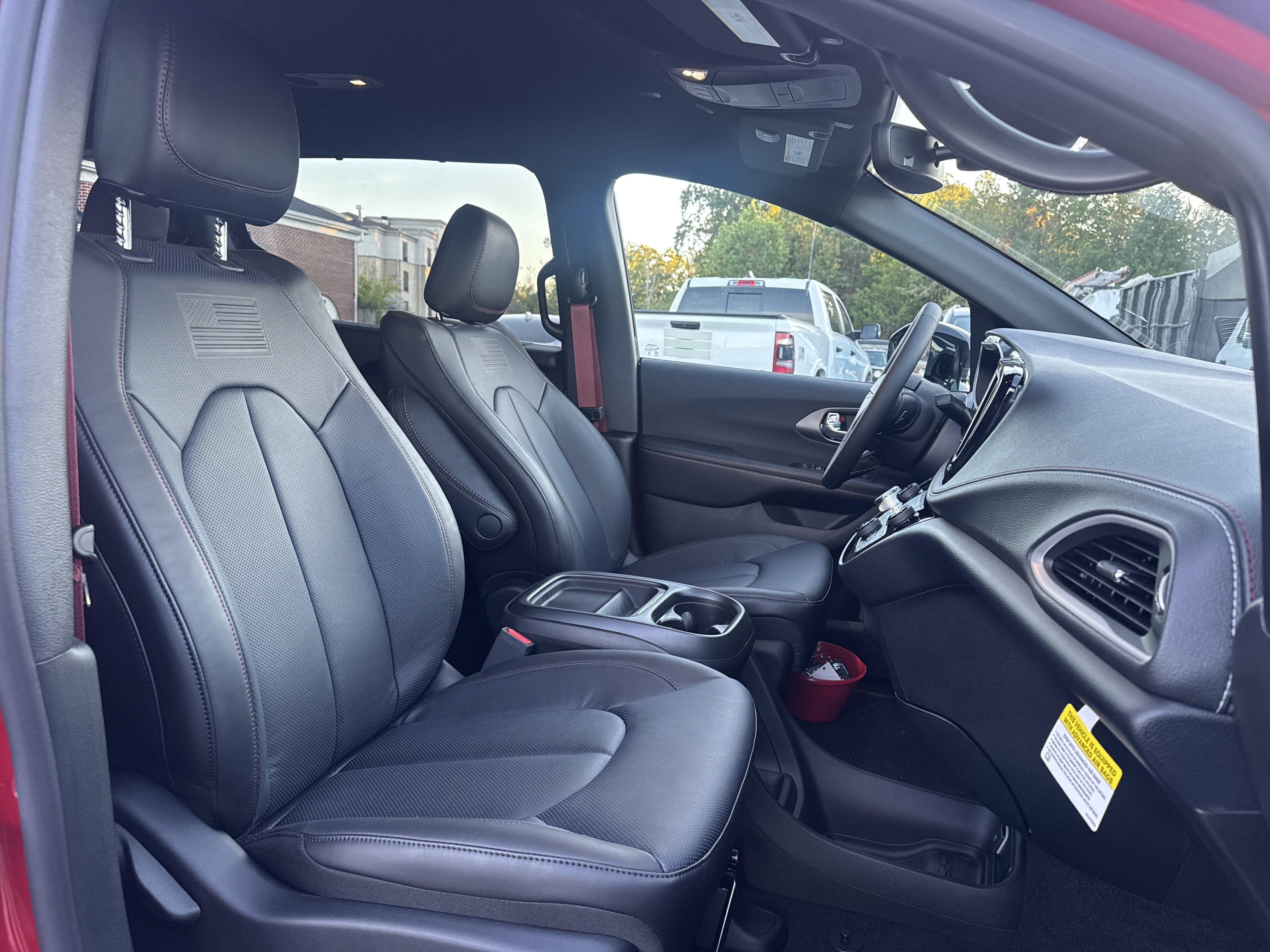 2027 Chrysler Pacifica PACIFICA SELECT