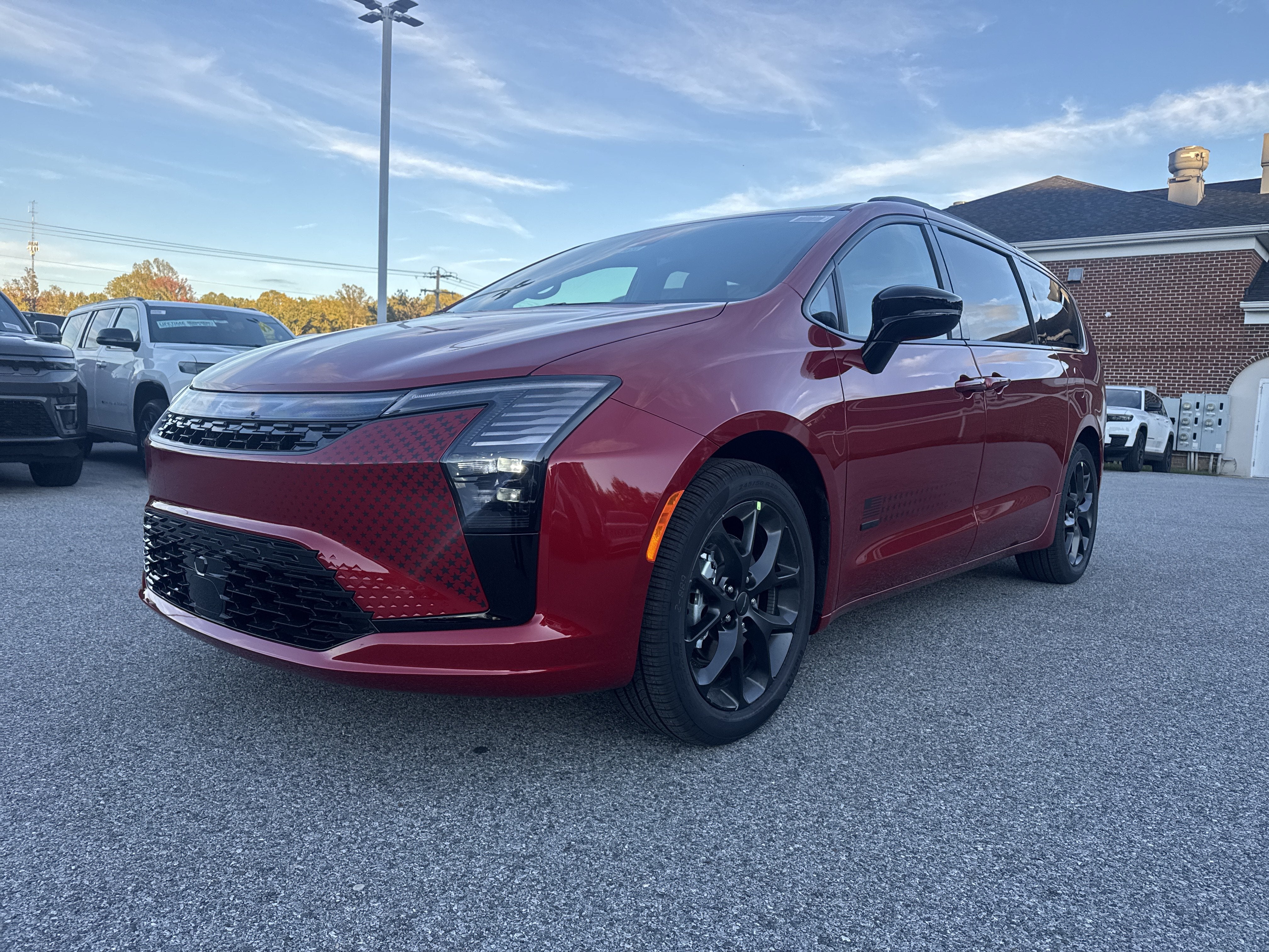 2027 Chrysler Pacifica PACIFICA SELECT