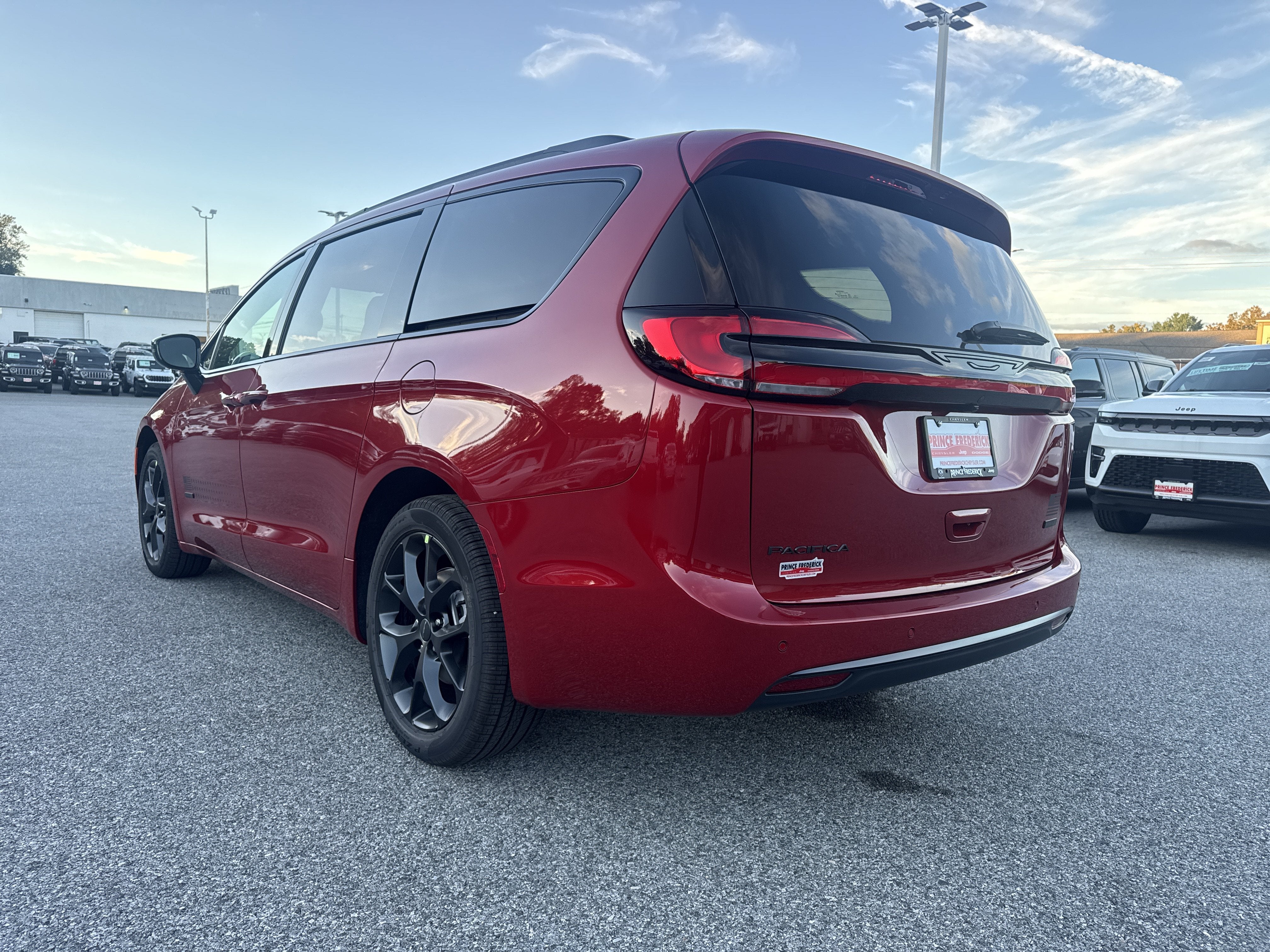 2027 Chrysler Pacifica PACIFICA SELECT
