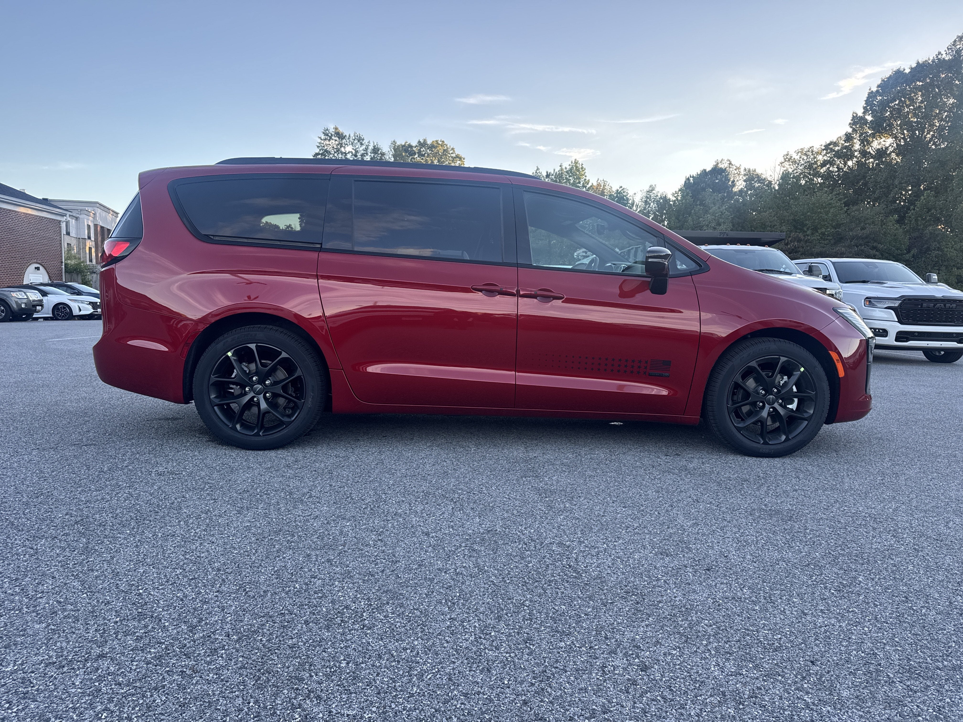 2027 Chrysler Pacifica PACIFICA SELECT