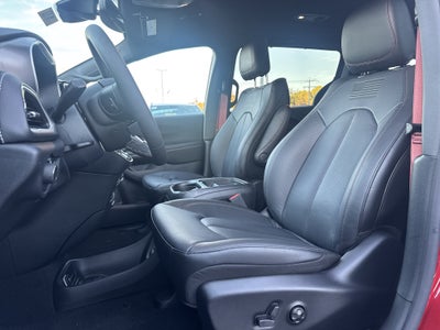 2027 Chrysler Pacifica PACIFICA SELECT